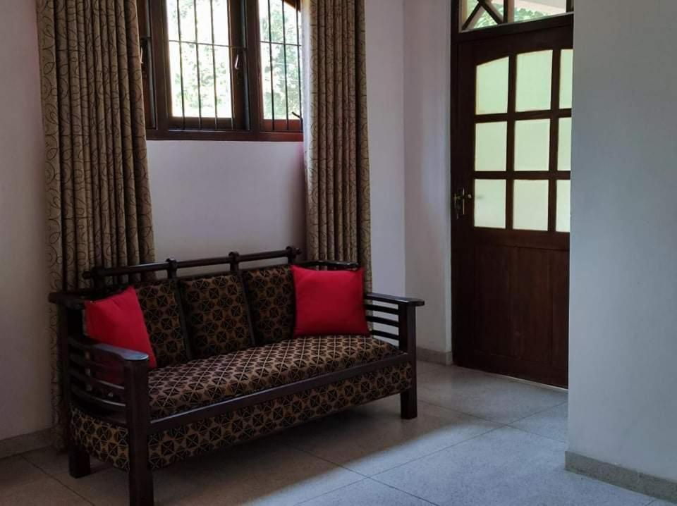 Visu Villa Hotel Habarana Bagian luar foto