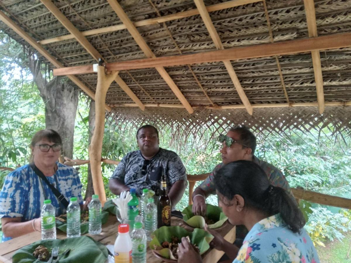 Visu Villa Hotel Habarana Bagian luar foto