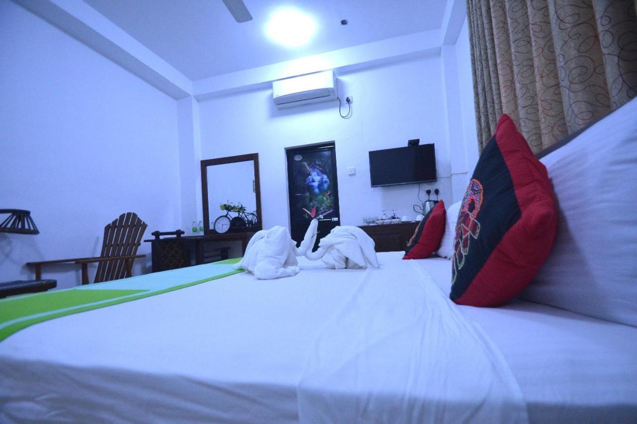 Visu Villa Hotel Habarana Bagian luar foto